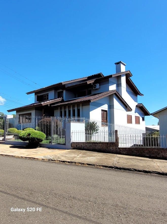 Casa de esquina no Bairro Dal Molin — foto 2