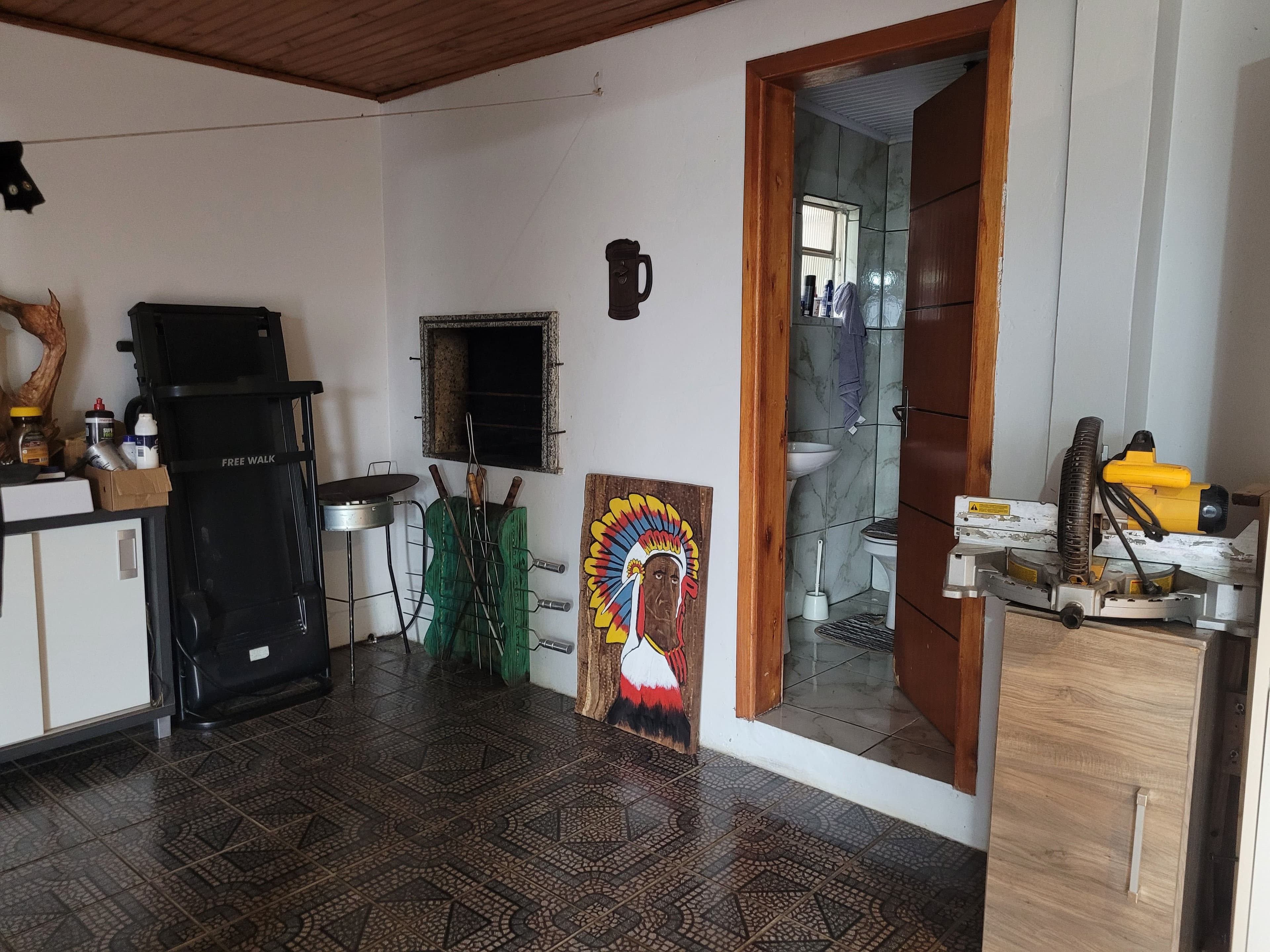 Casa de esquina no Bairro Koller — foto 3
