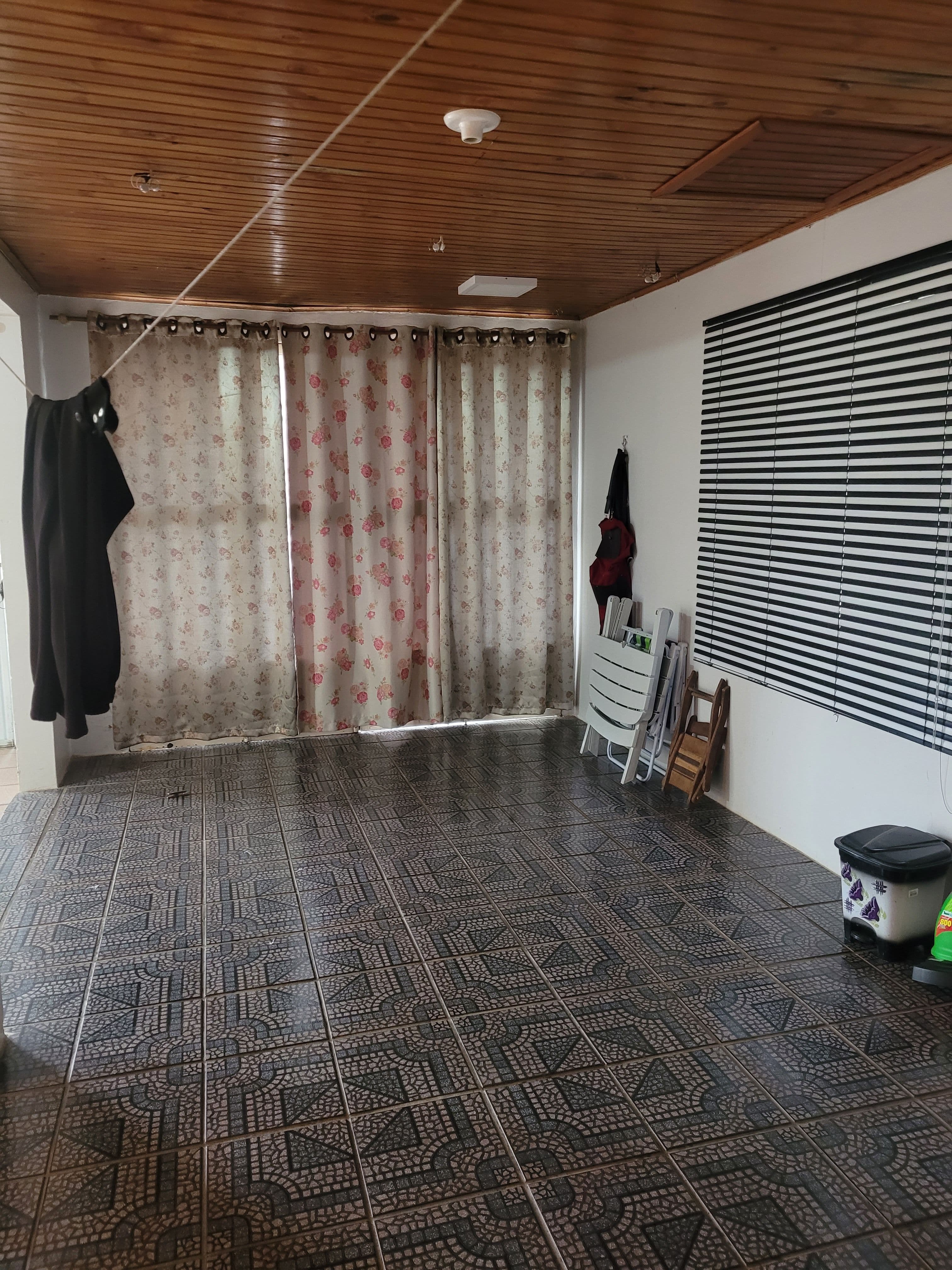 Casa de esquina no Bairro Koller — foto 4